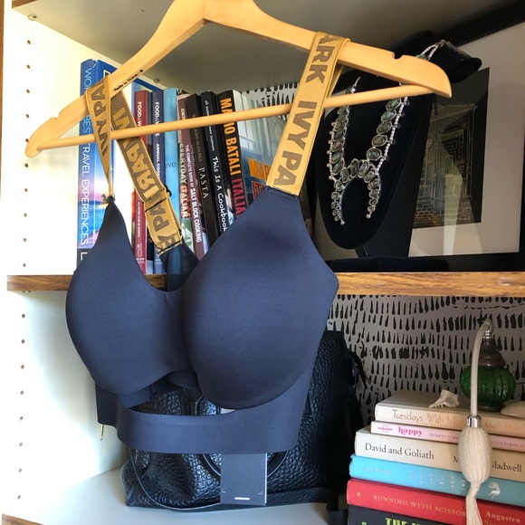 Adidas x Ivy Park // Cutout Sports Bra - Picture 4 of 13